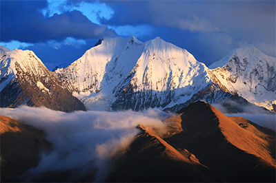 貢嘎山（400）.jpg