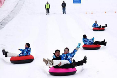 【?？怠棵坊ㄕ?親子滑雪一日游